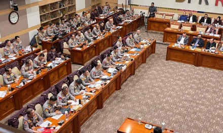 Kapolri Beberkan Tantangan Berat 2025: Agustus Kelabu Uji Stabilitas Kamtibmas Nasional