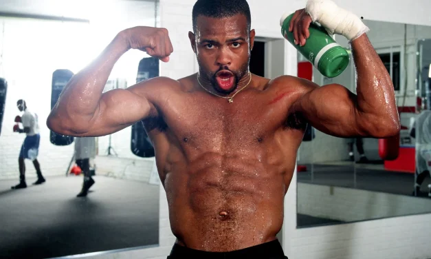 Roy Jones Jr. Peringatkan Usyk: Pukulan Wilder Bisa Mengakhiri Segalanya