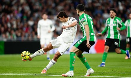 Tanpa Kylian Mbappe, Real Madrid tetap tampil dominan. Gonzalo Garcia mencetak hattrick saat Los Blancos menaklukkan Real Betis di Bernabeu.