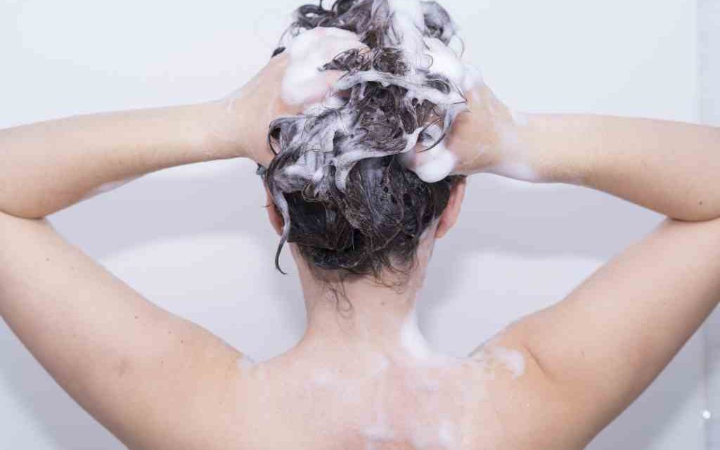 Sering Keramas Ternyata Berbahaya, Ini Dampaknya bagi Rambut dan Kulit Kepala