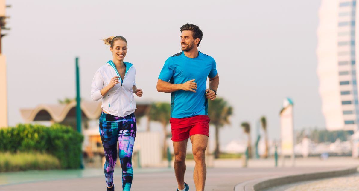 Tak Perlu Olahraga Berat, Jalan Kaki Cukup untuk Menjaga Kesehatan Tulang