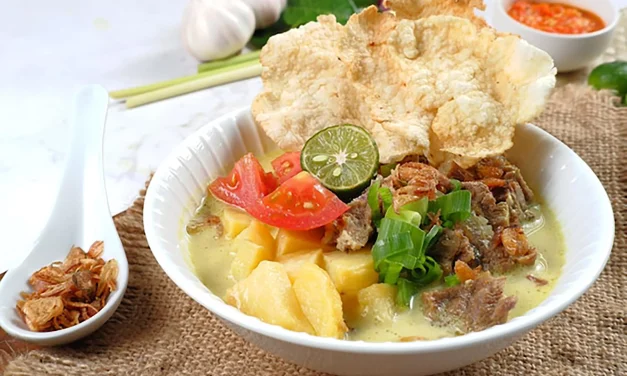 Tak Sekadar Gurih, Ini Kunci Soto Betawi Kuah Santan dengan Daging Lembut