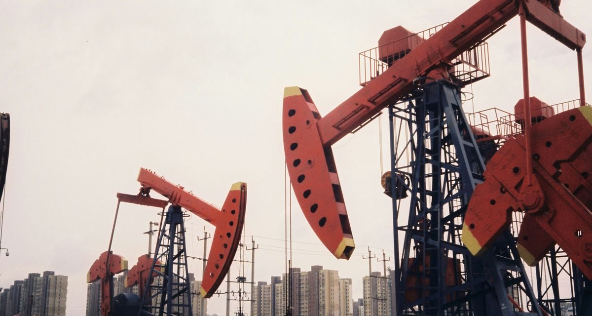 Konflik Iran Memanas, Kilang Minyak Strategis UEA Hentikan Produksi