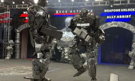 Heboh! Pertarungan Robot Raksasa Robowar Guncang Detroit, Penonton Dibuat Terpukau