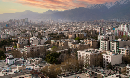 Dunia Penerbangan Terguncang: Perang Iran-Israel Picu Pembatalan Massal di Bandara Internasional