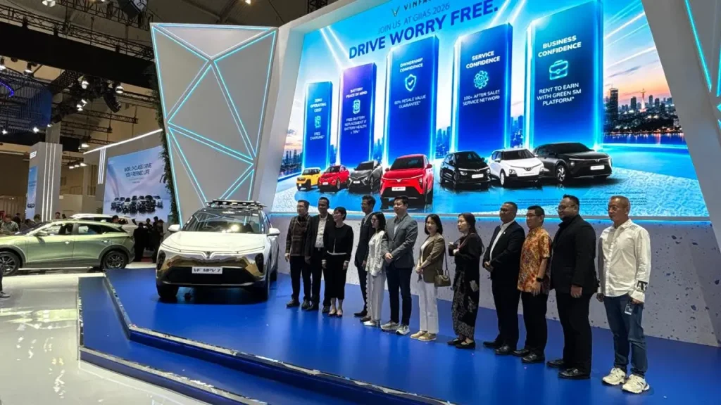 VinFast memperkenalkan program Drive Worry Free beserta jajaran mobil listrik VF Series pada ajang GIIAS 2026.
