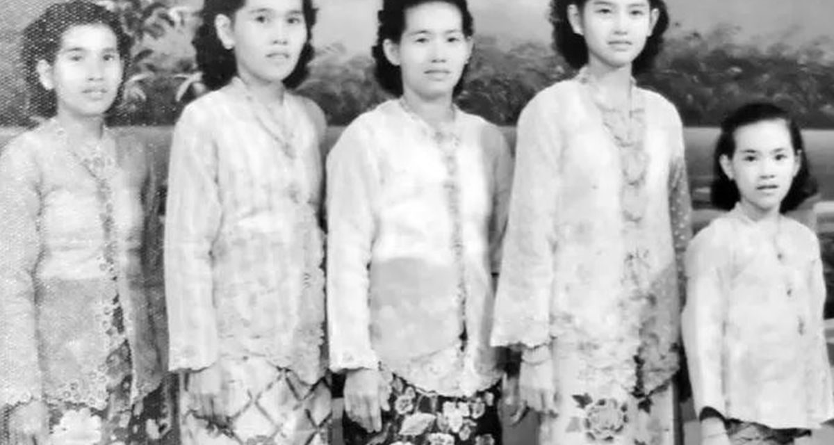 Sejarah Kebaya Indonesia dan Asal Usulnya yang Menarik