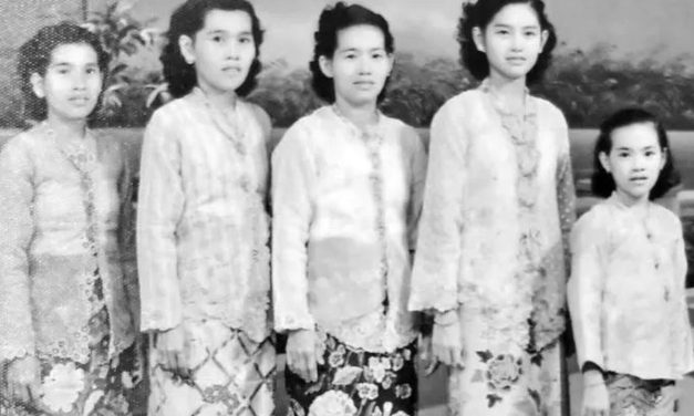 Sejarah Kebaya Indonesia dan Asal Usulnya yang Menarik