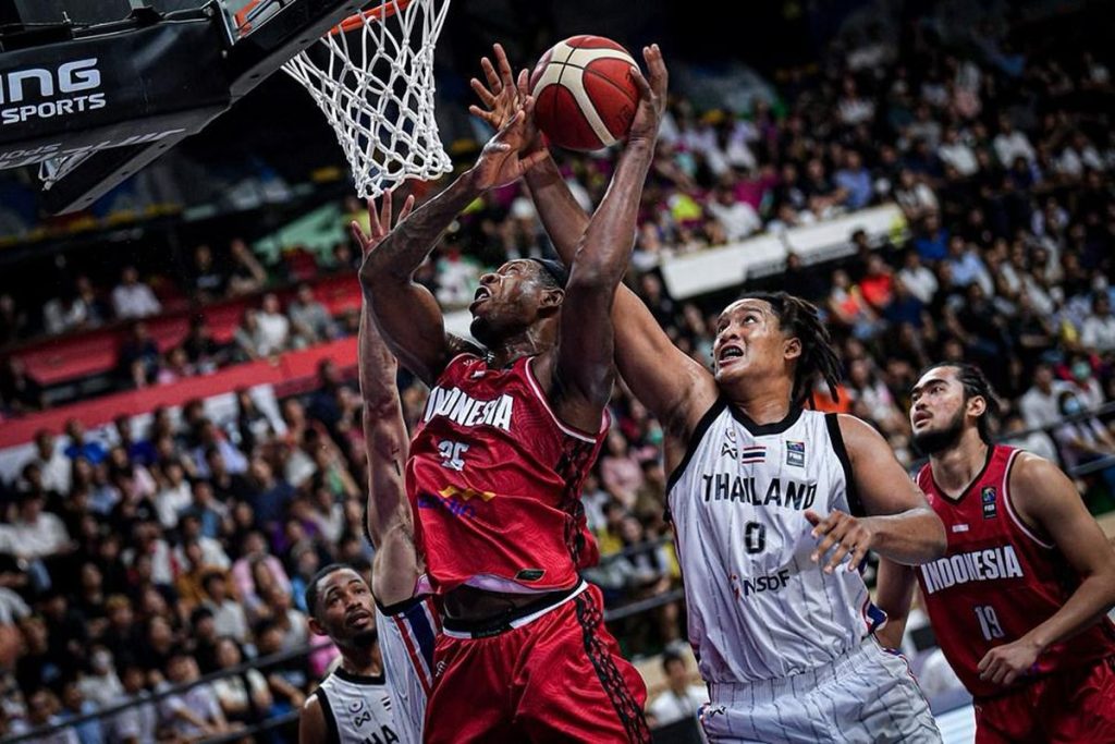 Para pemain Timnas Basket Indonesia mengikuti pemusatan latihan sebagai persiapan menghadapi Pra Kualifikasi FIBA Asia 2029.