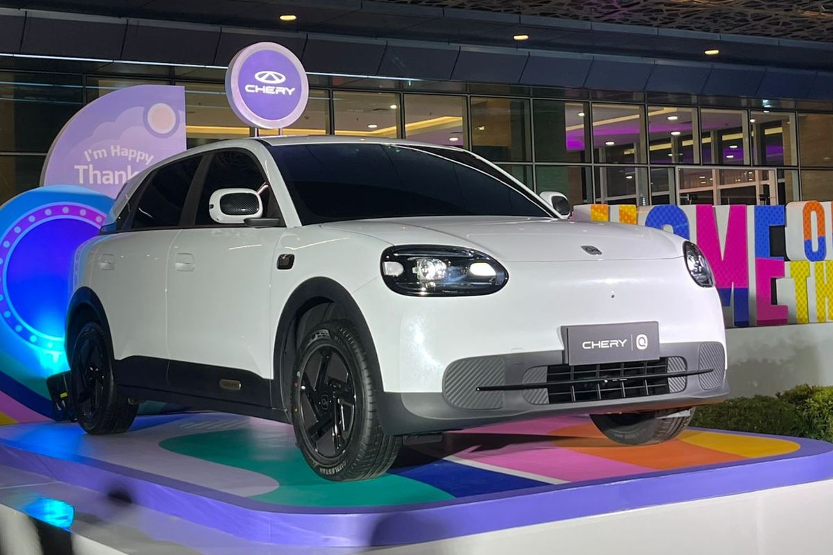 Mobil listrik Chery Q saat diperkenalkan jelang peluncuran resmi di ajang GIIAS 2026.