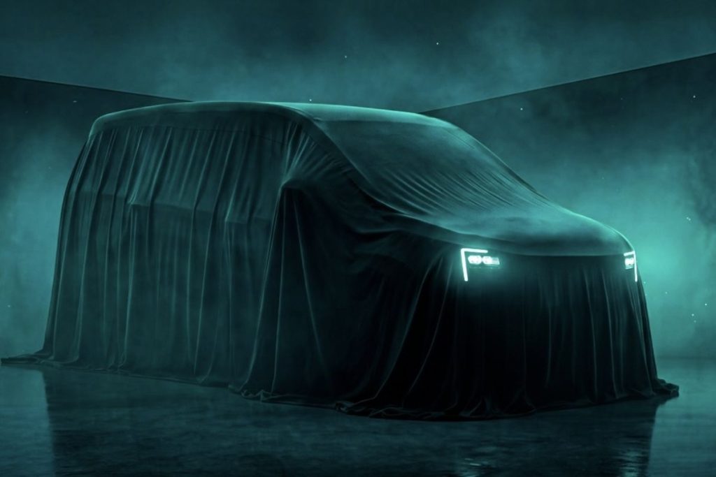 Teaser MPV listrik baru Aletra yang akan resmi meluncur di ajang GIIAS 2026.