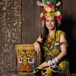 Pesona Gadis Dayak, Kecantikan Alami yang Sarat Makna Budaya