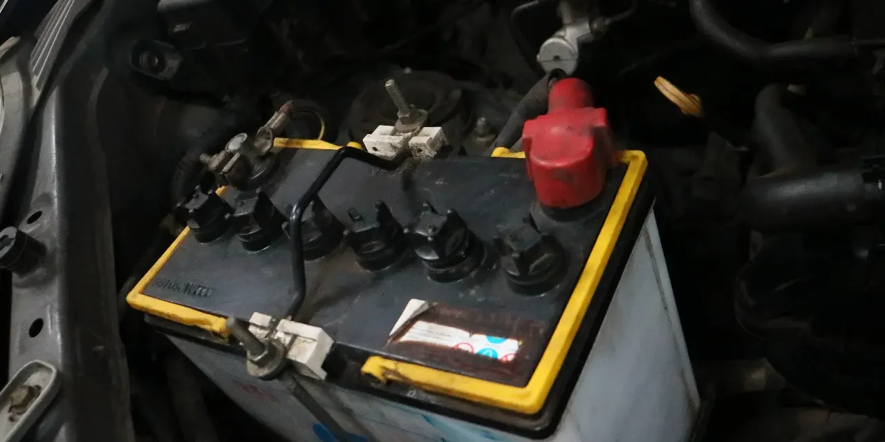 Cara Merawat Aki Basah dan Kering agar Tetap Awet dan Optimal