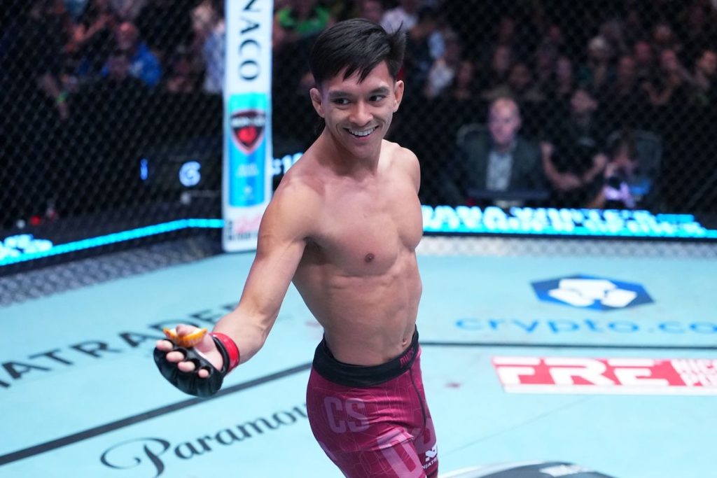 Bilal Hasan menang KO atas Nilson Rojas dalam debut UFC di Shanghai dan melakukan selebrasi moonwalk ala Michael Jackson.