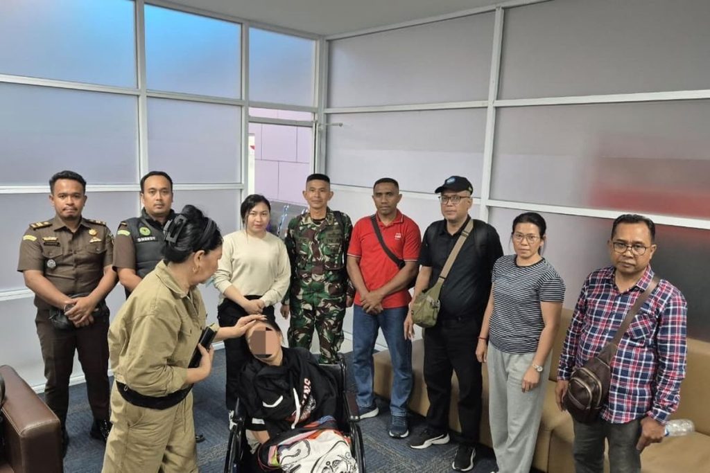 Mantan Bupati Minahasa Utara VAP ditangkap tim kejaksaan di Timika terkait dugaan korupsi lahan RSUD Walanda Maramis.