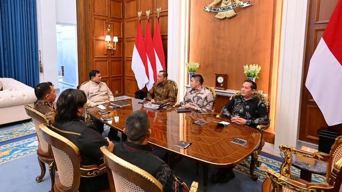 Prabowo Bertemu Panglima Jilah, Bahas Penanganan Karhutla di Kalimantan