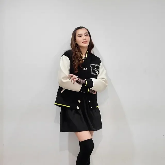 Bomber Jacket Retro Kembali Tren, Ini Inspirasi Padu Padan Stylish di 2026