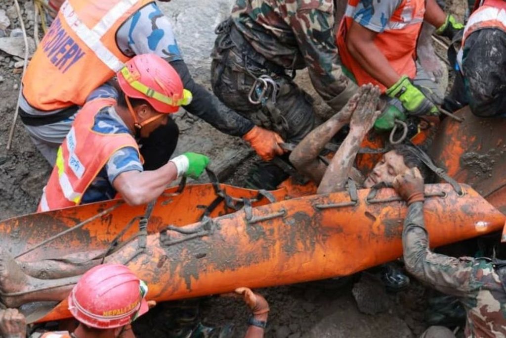 Dua pekerja PLTA Nepal selamat setelah sembilan hari terjebak di terowongan Trishuli 3A